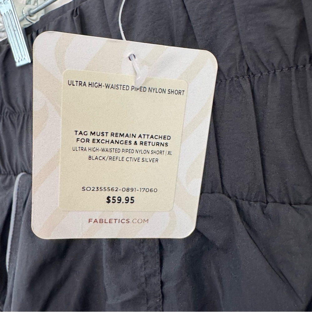 Fabletics Ultra High-Waisted Piped Nylon Shorts Black Size XL NEW - Picture 14 of 15